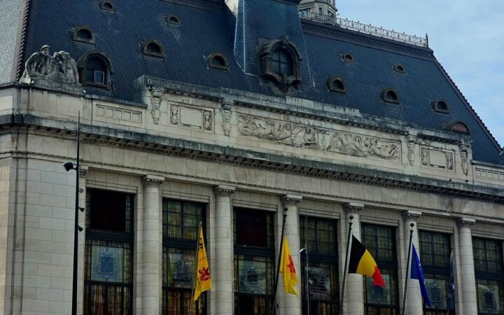 Hôtel de ville de Charleroi, bâtiment public en Hainaut